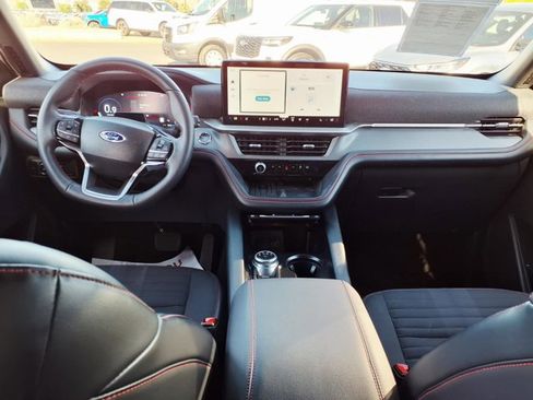 Certified 2025 Ford Explorer ST-Line w/ Premium Package image 19