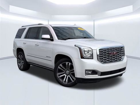 Used 2020 GMC Yukon Denali w/ Denali Premium Package RWD image 3