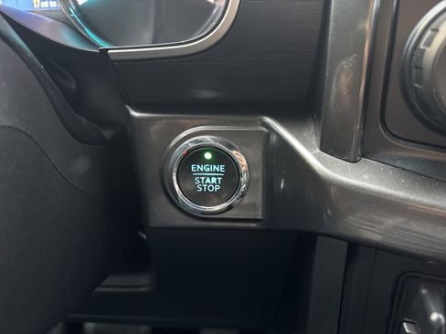 Used 2021 Ford F150 XLT w/ Equipment Group 302A High image 16