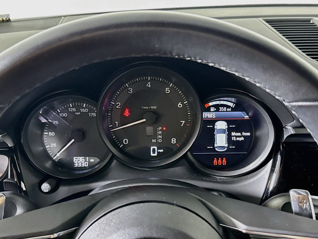Certified 2025 Porsche Macan AWD/4WD image 13