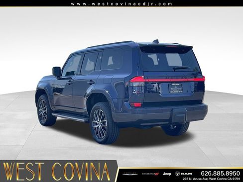 Used 2026 Lexus GX 550 w/ Cold Area Package AWD/4WD image 7