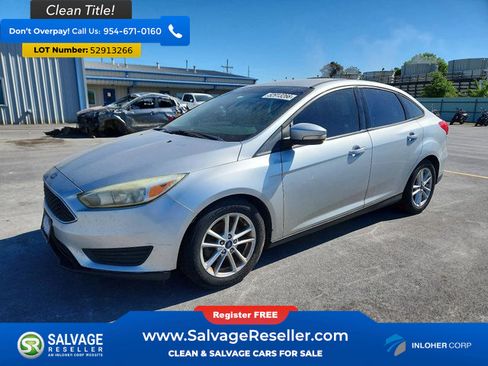 Used 2016 Ford Focus SE FWD image 1