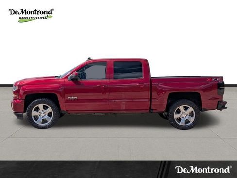Used 2018 Chevrolet Silverado 1500 LT w/ Texas Edition image 8