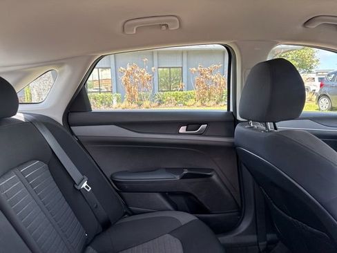 Used 2025 Kia K5 LXS FWD image 16