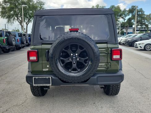Used 2023 Jeep Wrangler Sport AWD/4WD image 8