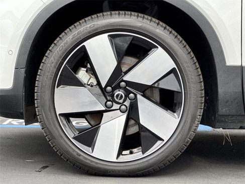 Certified 2023 Volvo C40 P8 Recharge Ultimate image 24