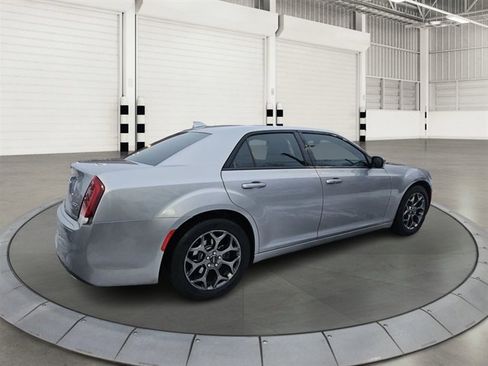Used 2018 Chrysler 300 S image 5