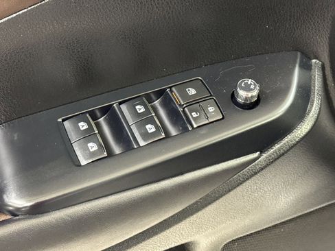 Used 2018 Toyota Highlander Limited Platinum image 19