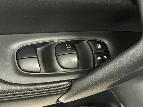 Used 2019 Nissan Rogue SV w/ Premium Package AWD/4WD image 25