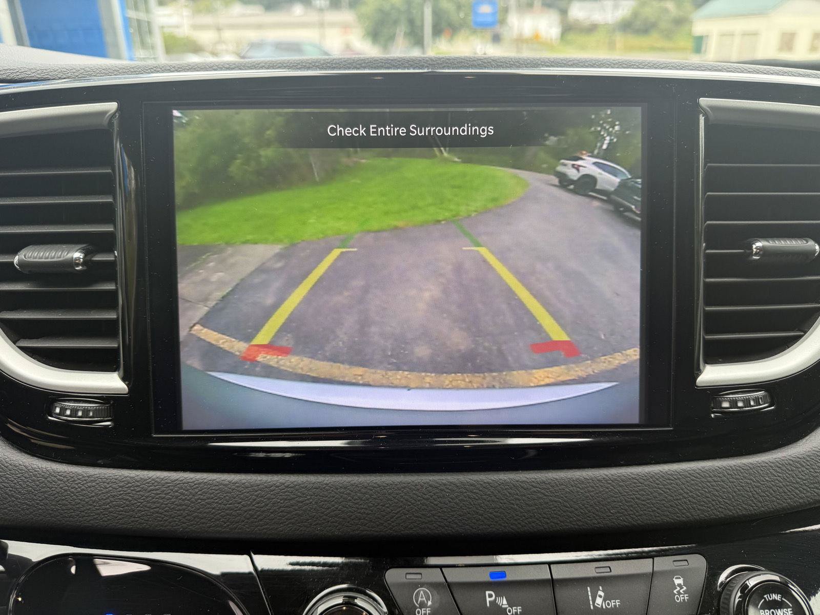 Used 2024 Chrysler Pacifica Touring-L FWD image 14