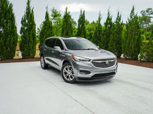 Used 2019 Buick Enclave Avenir w/ Trailering Package, 5000 lbs. FWD image 2