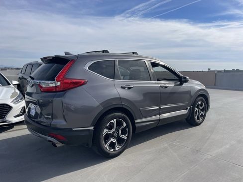 Used 2018 Honda CR-V Touring image 2