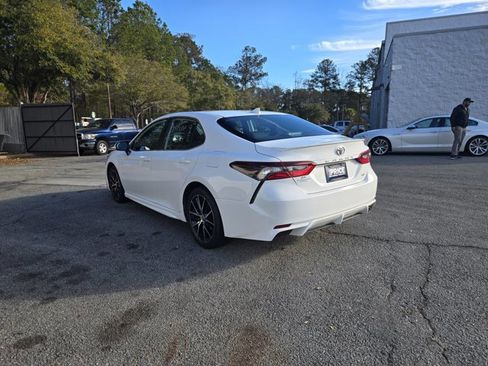 Used 2024 Toyota Camry SE image 7