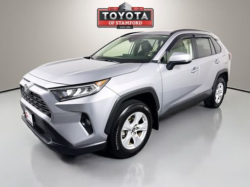Certified 2019 Toyota RAV4 XLE w/ Convenience Package AWD/4WD image 3