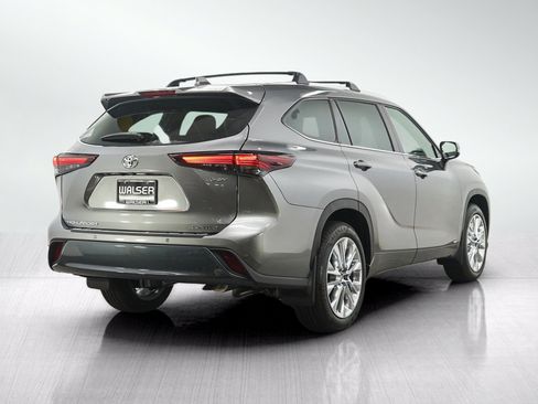 Used 2025 Toyota Highlander Limited AWD/4WD image 5