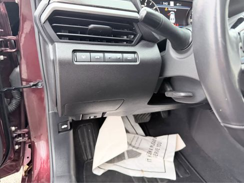 Used 2024 Nissan Altima 2.5 SV w/ SV Premium Package image 19