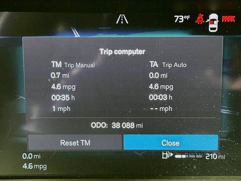 Used 2024 Volvo XC60 B5 Plus w/ Protection Package Premier image 19