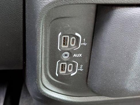 Used 2022 RAM 1500 Big Horn AWD/4WD image 11