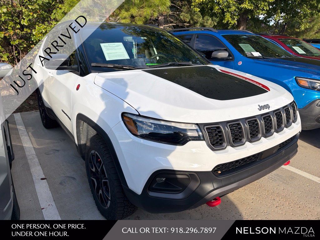 Used 2024 Jeep Compass Trailhawk w/ Trailhawk Elite Group AWD/4WD image 2