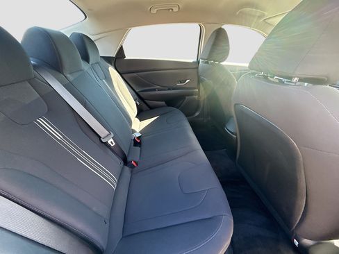 Used 2023 Hyundai Elantra SEL FWD image 25