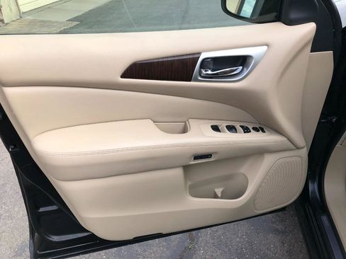 Used 2013 Nissan Pathfinder SL w/ SL Premium Pkg image 14