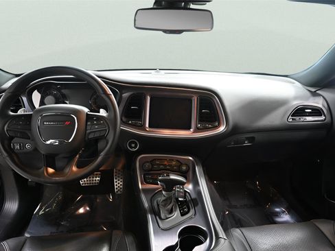 Used 2018 Dodge Challenger GT w/ Driver Convenience Group image 13