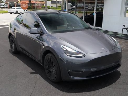 Used 2023 Tesla Model Y Long Range AWD/4WD image 19