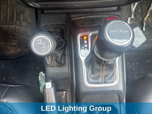Used 2023 Jeep Gladiator Overland AWD/4WD image 8