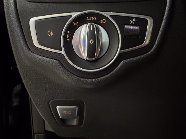 Used 2023 Mercedes-Benz GLC 300 4MATIC Coupe image 10