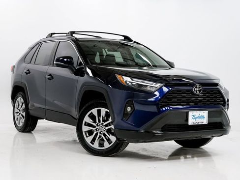 Used 2023 Toyota RAV4 XLE Premium image 7