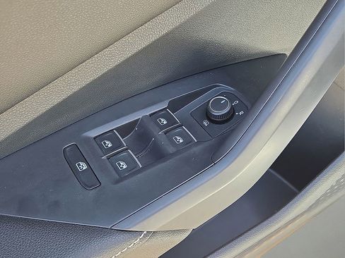 Used 2025 Volkswagen Jetta S image 19