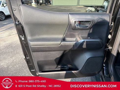Used 2017 Toyota Tacoma TRD Off-Road w/ Tow Package AWD/4WD image 27