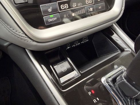 Used 2023 Subaru Outback Limited image 25
