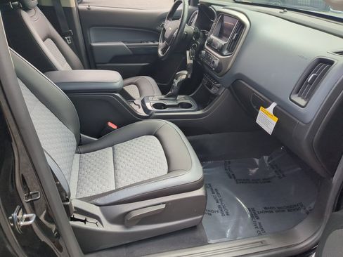 Used 2022 Chevrolet Colorado Z71 AWD/4WD image 31