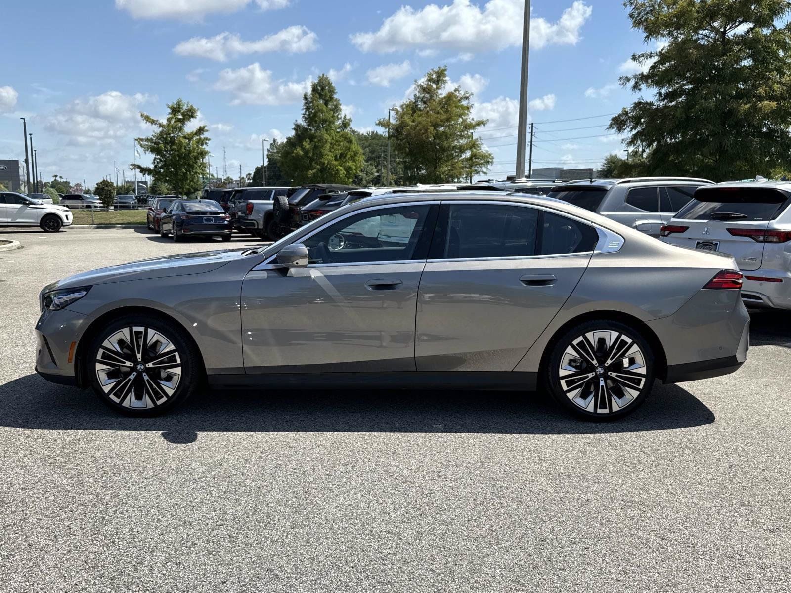 Used 2026 BMW 530i RWD image 6