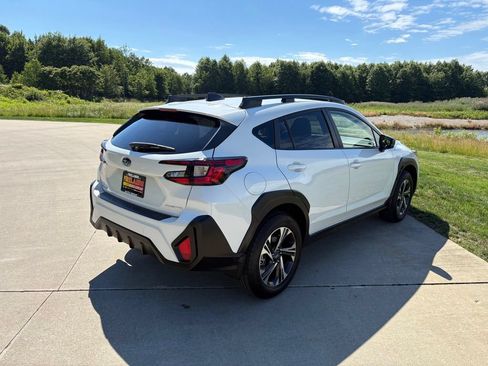 Used 2024 Subaru Crosstrek 2.0i Premium w/ Crosstrek Mirror Package AWD/4WD image 9