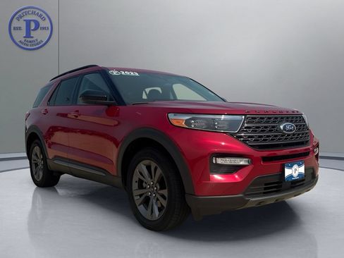 Used 2023 Ford Explorer XLT w/ Equipment Group 202A AWD/4WD image 1