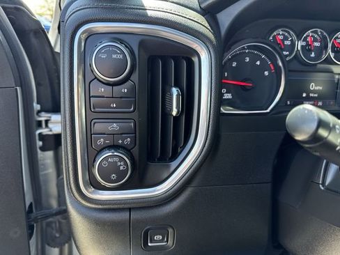 Used 2023 Chevrolet Silverado 2500 LT AWD/4WD image 16