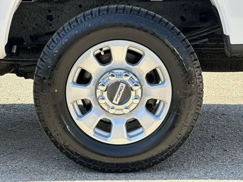 Used 2024 Ford F250 XLT AWD/4WD image 29