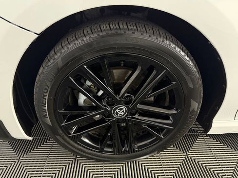 Used 2025 Toyota Camry SE image 11