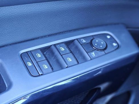 Used 2024 Nissan Pathfinder SV image 21