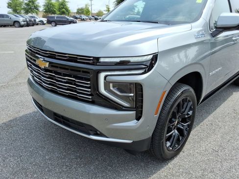 Certified 2026 Chevrolet Suburban High Country AWD/4WD image 9