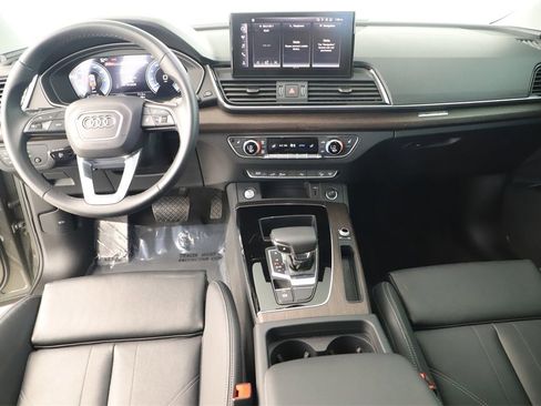 Used 2024 Audi Q5 e Premium w/ Convenience Package image 18