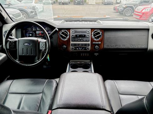 Used 2012 Ford F250 Lariat w/ Chrome Pkg image 4