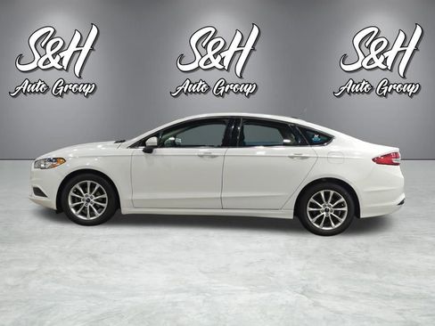 Used 2017 Ford Fusion SE w/ Fusion SE Technology Package FWD image 15