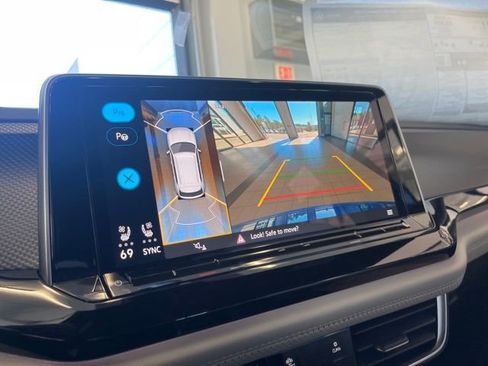 New 2025 Volkswagen Atlas Cross Sport SEL Premium R-Line image 8