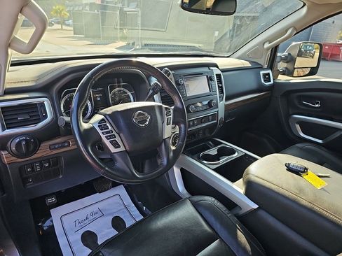 Used 2016 Nissan Titan SL image 18
