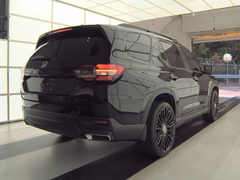 Used 2023 Honda Pilot Sport image 5