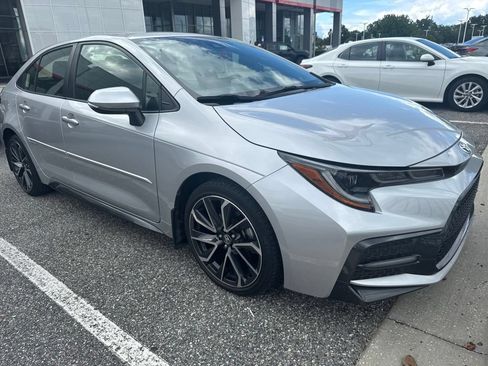 Used 2022 Toyota Corolla SE FWD image 3