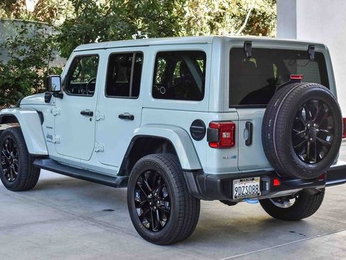 Used 2023 Jeep Wrangler Unlimited Sahara w/ Cold Weather Group image 4